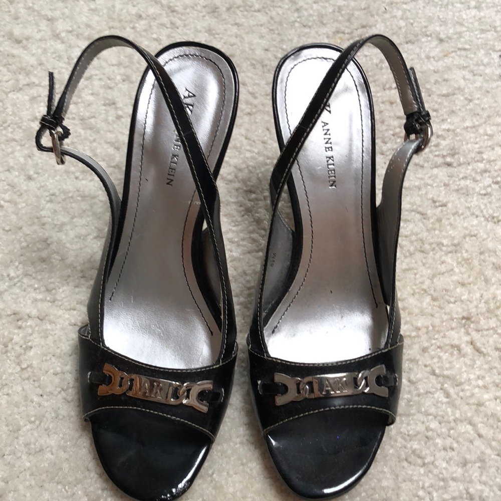 Anne Klein brand ,leather sling back, black dress shoes size 8 1/2, metal on top